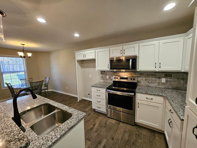 1103 Amanda Avenue, Monett, MO 65708