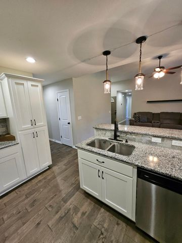 1103 Amanda Avenue, Monett, MO 65708