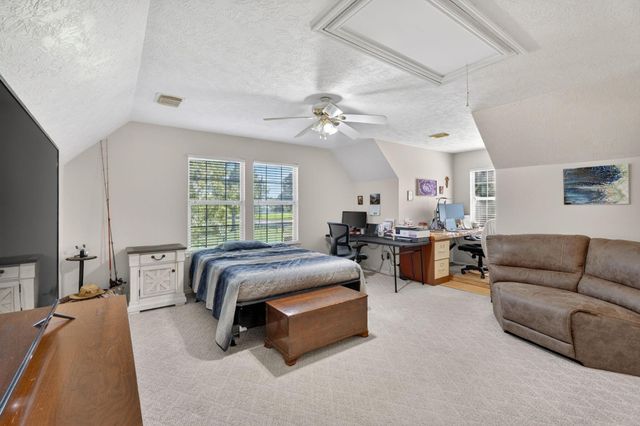 226 Crest Lane, Onalaska, TX 77360