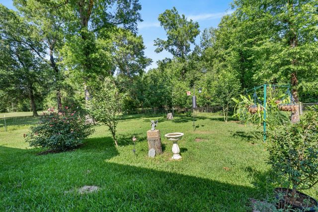 226 Crest Lane, Onalaska, TX 77360