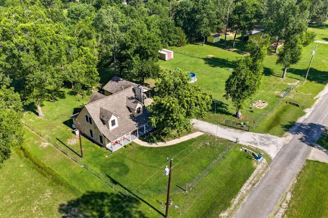 226 Crest Lane, Onalaska, TX 77360
