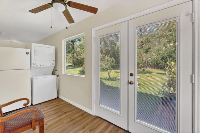 226 Crest Lane, Onalaska, TX 77360