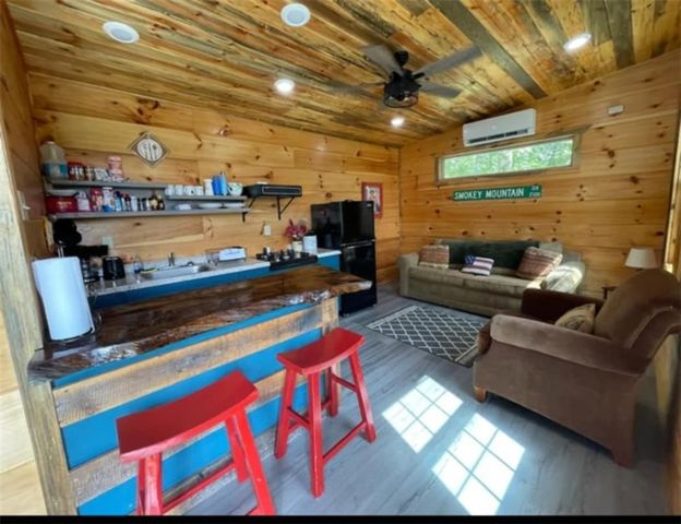 7342 Madison, Kingston, AR 72742