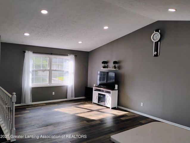 1566 Berkley Drive, Holt, MI 48842