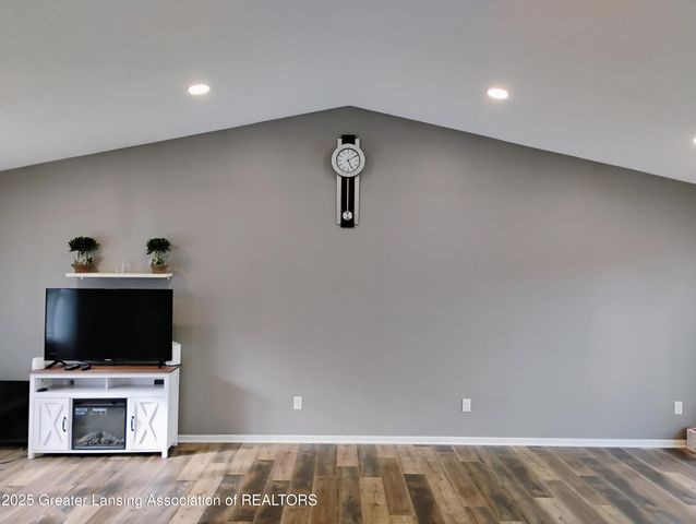 1566 Berkley Drive, Holt, MI 48842