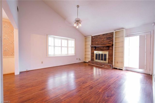 136 Chrisfield Circle, Winston-salem, NC 27104