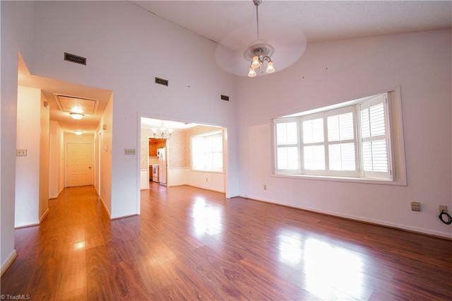 136 Chrisfield Circle, Winston-salem, NC 27104