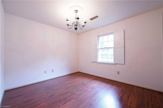 136 Chrisfield Circle, Winston-salem, NC 27104