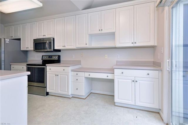 526 Ironwood DR, Yorktown, VA 23693