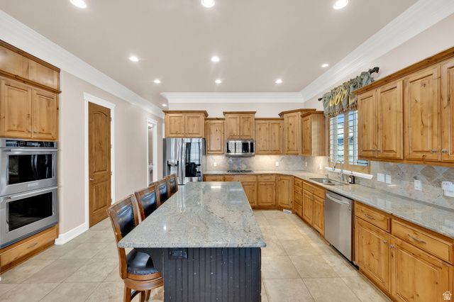 192 E LAKESIDE CT, Saratoga Springs, UT 84045