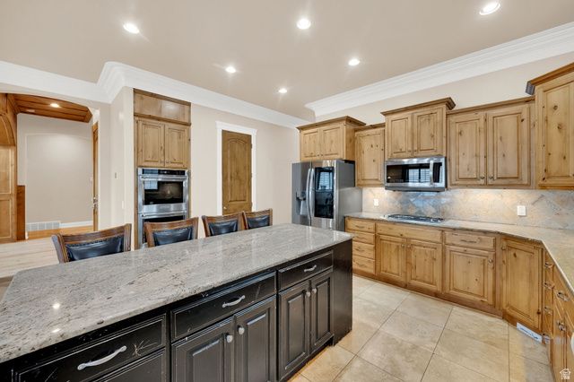 192 E LAKESIDE CT, Saratoga Springs, UT 84045