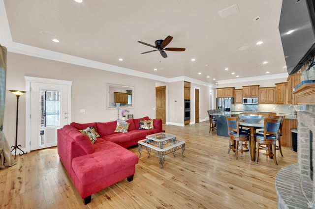 192 E LAKESIDE CT, Saratoga Springs, UT 84045