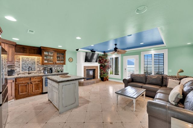 192 E LAKESIDE CT, Saratoga Springs, UT 84045