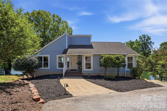 19011 Kailua Circle, Tega Cay, SC 29708