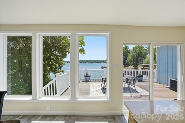 19011 Kailua Circle, Tega Cay, SC 29708