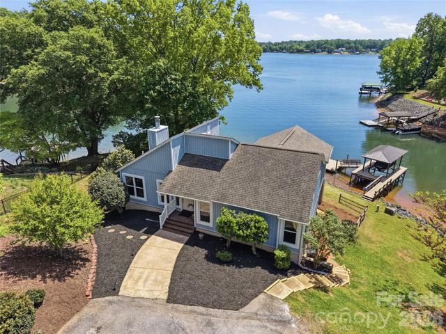 19011 Kailua Circle, Tega Cay, SC 29708