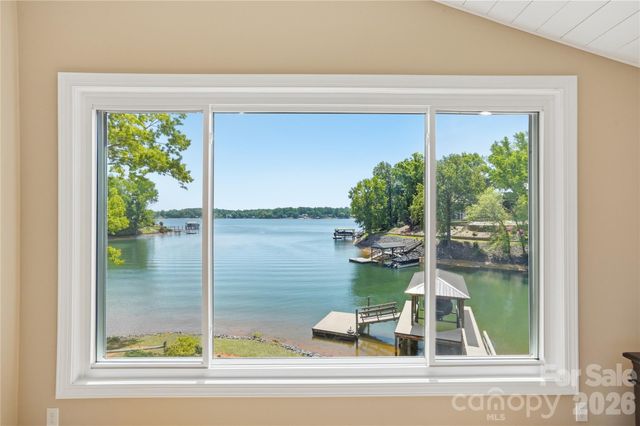 19011 Kailua Circle, Tega Cay, SC 29708