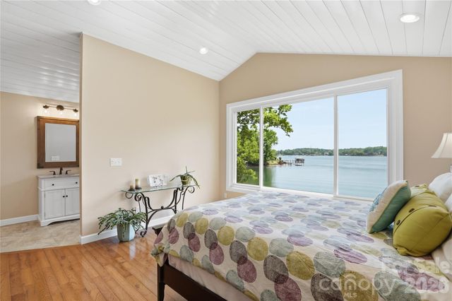 19011 Kailua Circle, Tega Cay, SC 29708