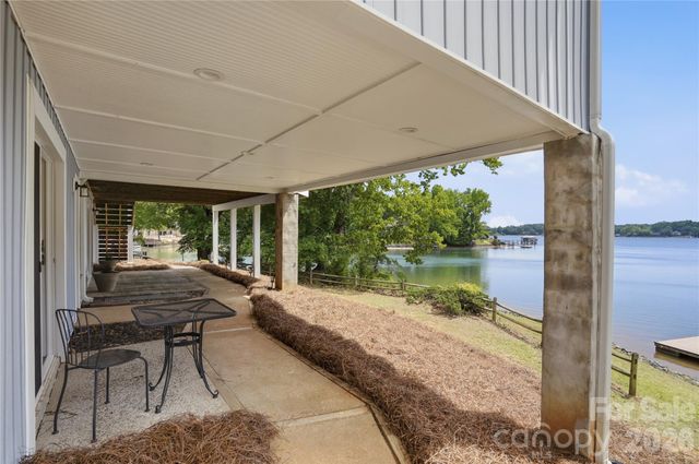 19011 Kailua Circle, Tega Cay, SC 29708