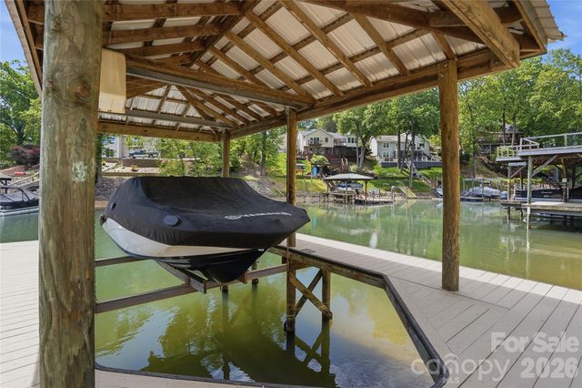 19011 Kailua Circle, Tega Cay, SC 29708