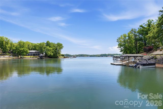 19011 Kailua Circle, Tega Cay, SC 29708