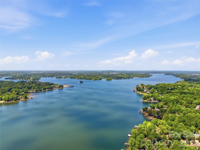 19011 Kailua Circle, Tega Cay, SC 29708