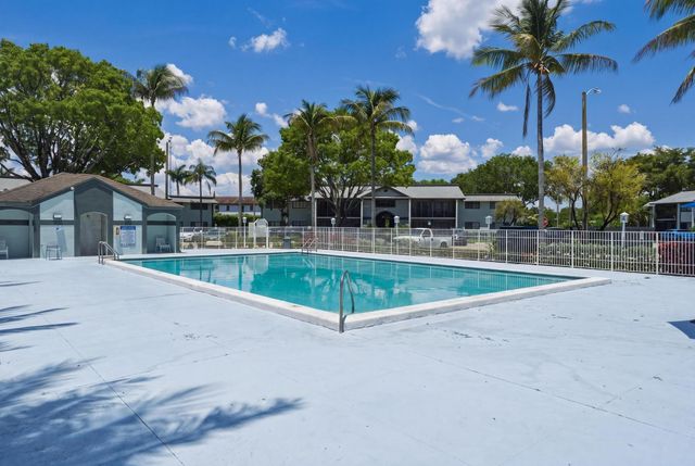 468 NE 206th Lane 108-6, Miami, FL 33179