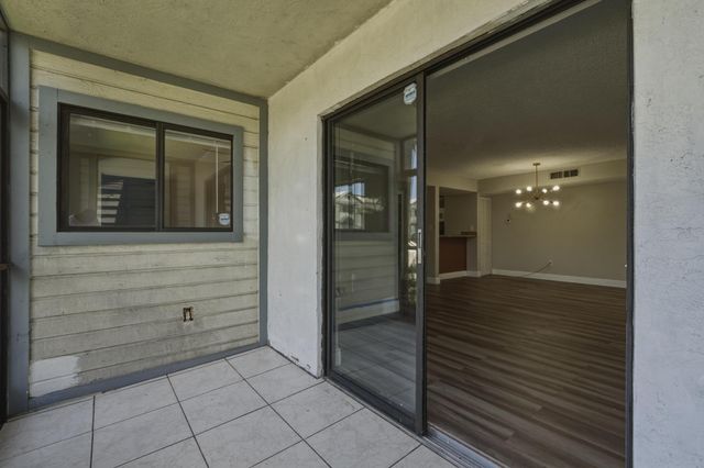 468 NE 206th Lane 108-6, Miami, FL 33179