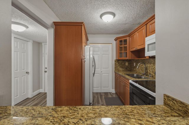 468 NE 206th Lane 108-6, Miami, FL 33179