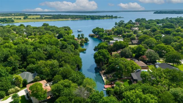 205 Timberlake Drive, Azle, TX 76020