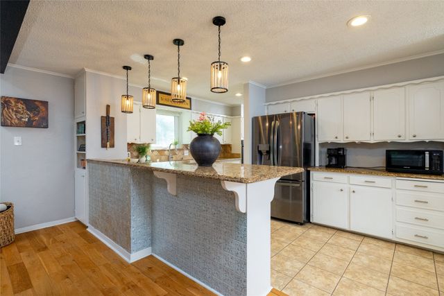 205 Timberlake Drive, Azle, TX 76020