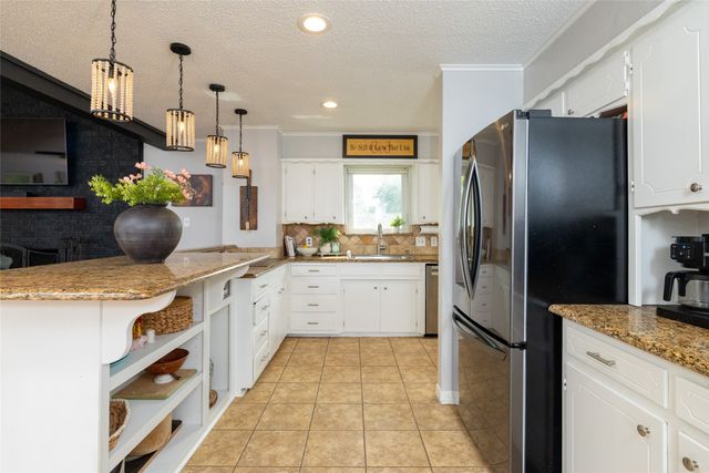 205 Timberlake Drive, Azle, TX 76020