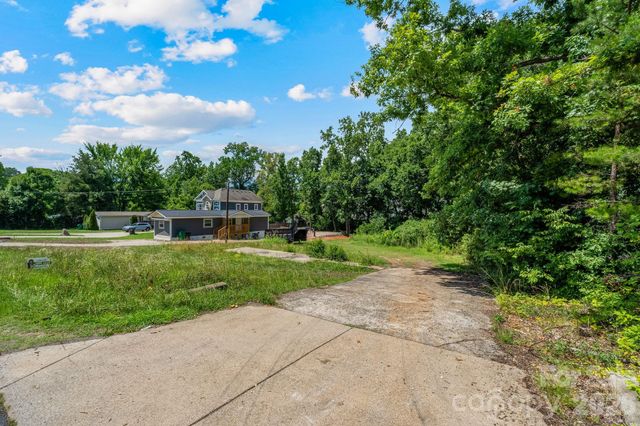 5008 Victoria Avenue, Charlotte, NC 28269