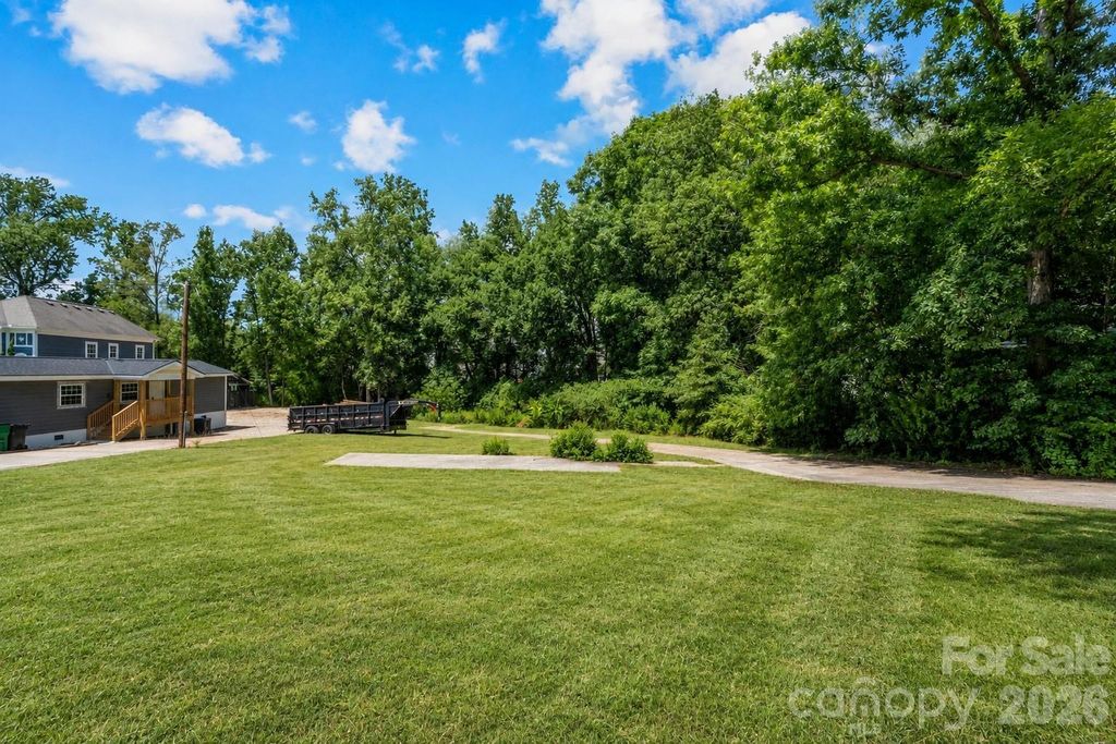 5008 Victoria Avenue, Charlotte, NC 28269