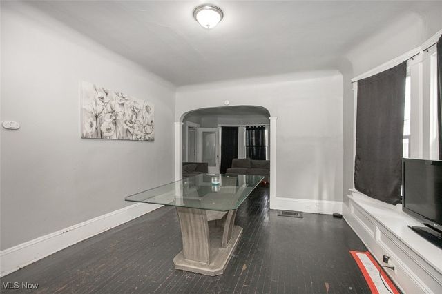 10322 Parkgate Avenue, Cleveland, OH 44108