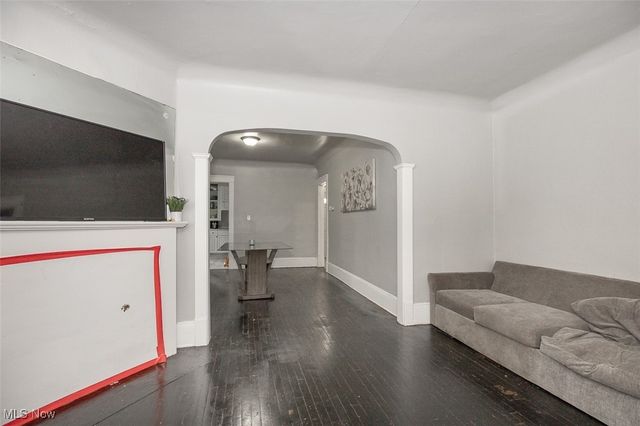 10322 Parkgate Avenue, Cleveland, OH 44108