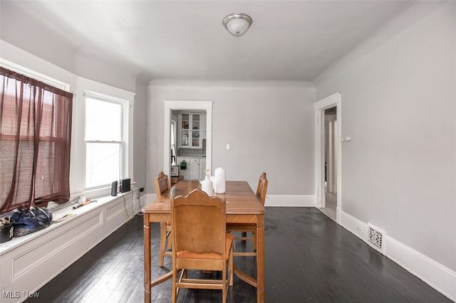 10322 Parkgate Avenue, Cleveland, OH 44108