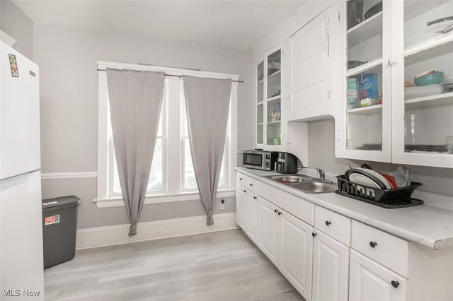 10322 Parkgate Avenue, Cleveland, OH 44108