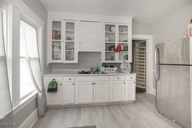 10322 Parkgate Avenue, Cleveland, OH 44108