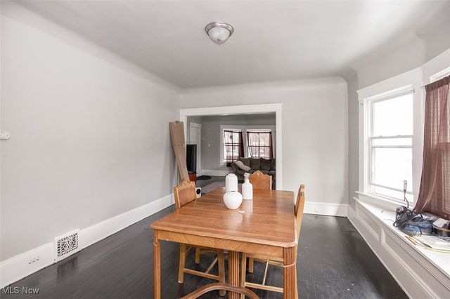 10322 Parkgate Avenue, Cleveland, OH 44108