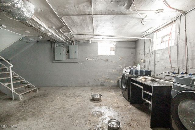 10322 Parkgate Avenue, Cleveland, OH 44108