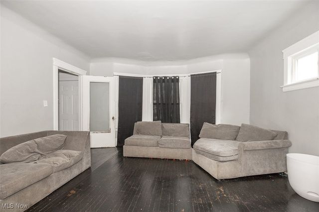 10322 Parkgate Avenue, Cleveland, OH 44108