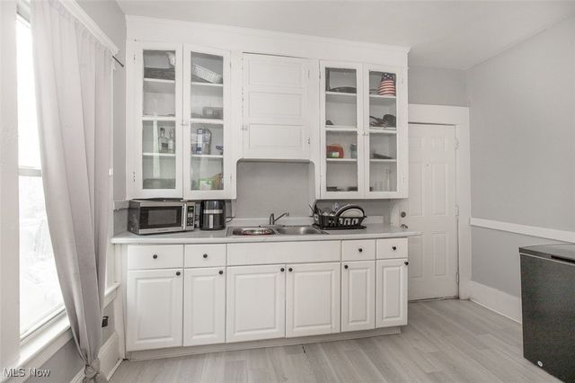 10322 Parkgate Avenue, Cleveland, OH 44108