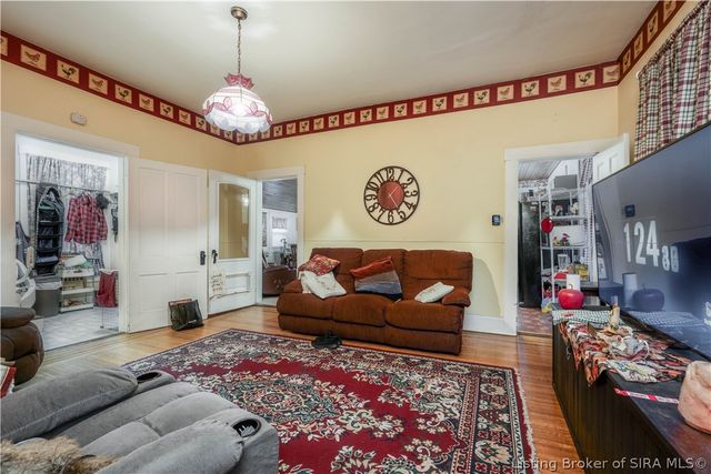 1110 E Elm Street, New Albany, IN 47150