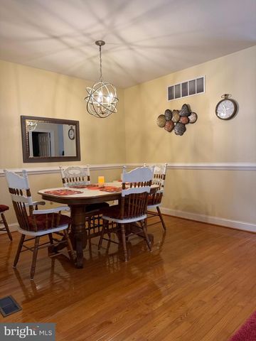 53 HOAG LN, Aston, PA 19014