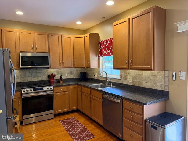 53 HOAG LN, Aston, PA 19014