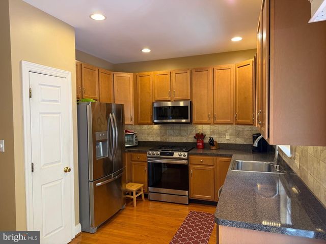 53 HOAG LN, Aston, PA 19014