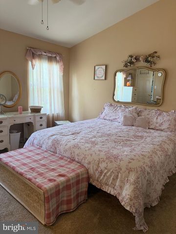 53 HOAG LN, Aston, PA 19014