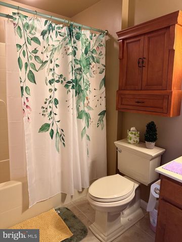 53 HOAG LN, Aston, PA 19014