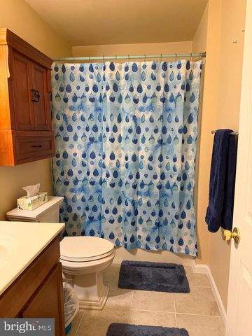 53 HOAG LN, Aston, PA 19014